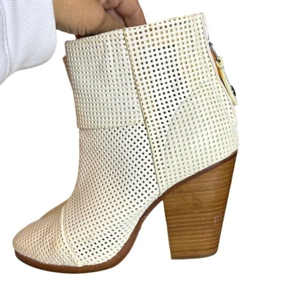 Rag & Bone Womens Perforated Leather Ankle Boots Sz 39.5 White Block Heel - Picture 7 of 8